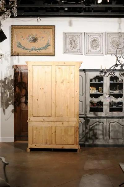 Italian Neoclassical Style Carved Pine Bookcase with Arched Motifs and Capitals