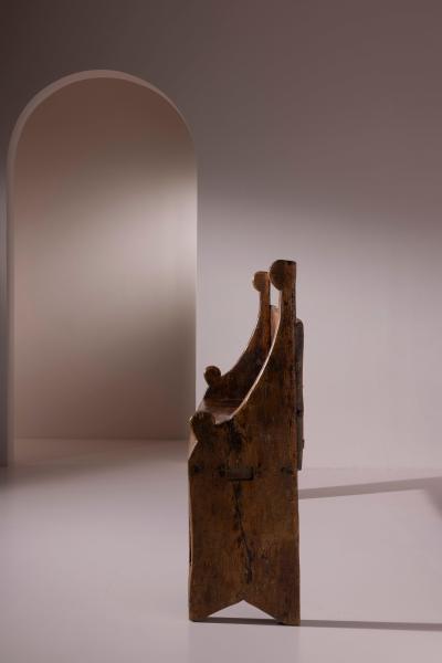 Italian Primitive Plank End Bench in Elm 17th Century