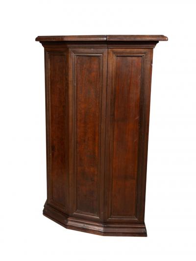 Italian Renaissance Style Walnut Monks Chair