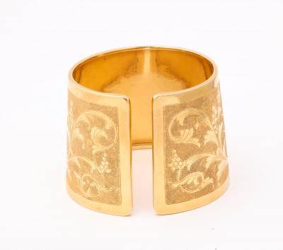 Italian Retro 18 k Engraved Cuff