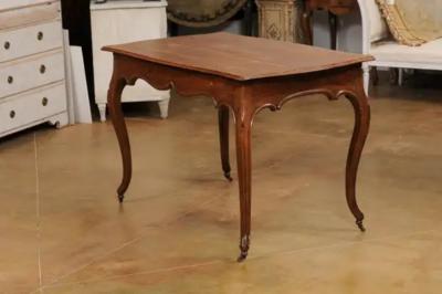 Italian Rococo Early 19th Century Oak Table with Carved Apron and Cabriole Legs