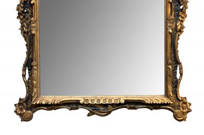 Italian Rococo Style Giltwood Mirror with Chinoiserie Decoration