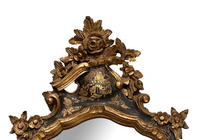Italian Rococo Style Giltwood Mirror with Chinoiserie Decoration