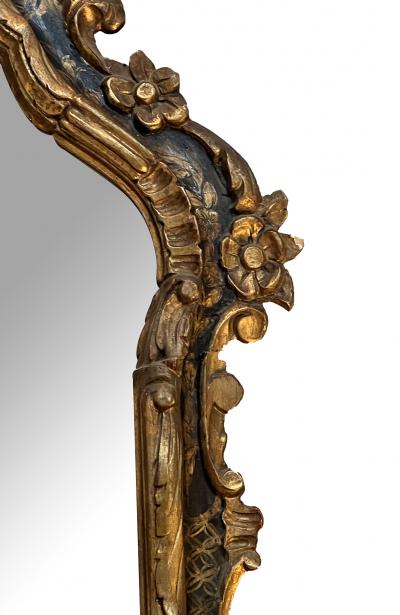 Italian Rococo Style Giltwood Mirror with Chinoiserie Decoration