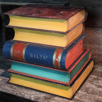 Italian Trompe lOeil Tole Painted Liddedv End Table 1940 50s