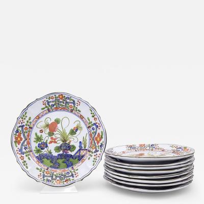 Italian Vintage Fa ence Carnation Pattern Set of Nine Dinner Plates