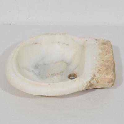 Italian White Marble 18th Century Water Basin or Sink