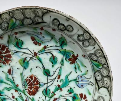 Iznik Shallow Bowl or Charger Ottoman Turkey circa 1620