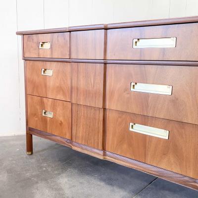 J Stuart Clingman John Widdicomb Nine Drawer Rosewood Dresser J Stuart Clingman 1950s