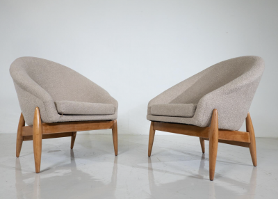 J lia Gaubek Pair of Mid Century Modern Beige Fabric Armchairs by Julia Gaubek Hungary 1950