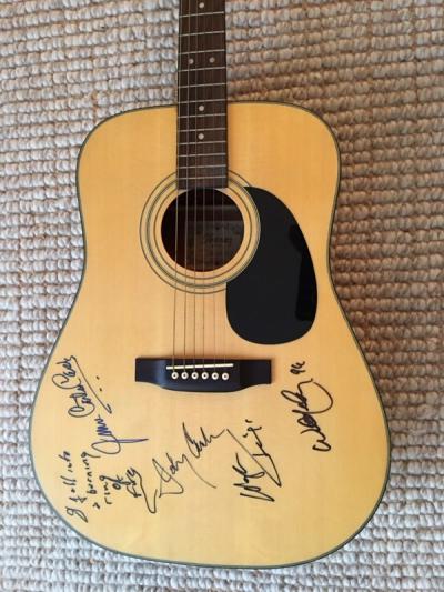 JOHHNY CASH AND JUNE CARTER CASH AUTOGRAPHED GUITAR