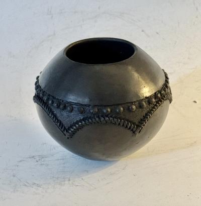 Jabulani Nala Contemporary Zulu Beer Pot by Jabu Nala