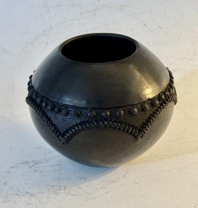 Jabulani Nala Contemporary Zulu Beer Pot by Jabu Nala