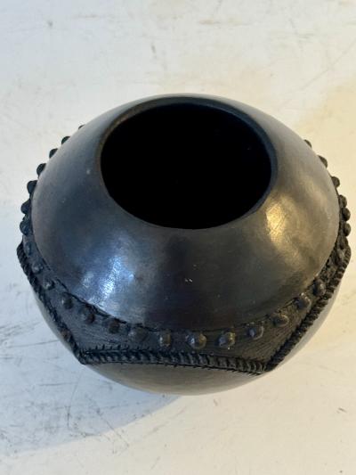 Jabulani Nala Contemporary Zulu Beer Pot by Jabu Nala