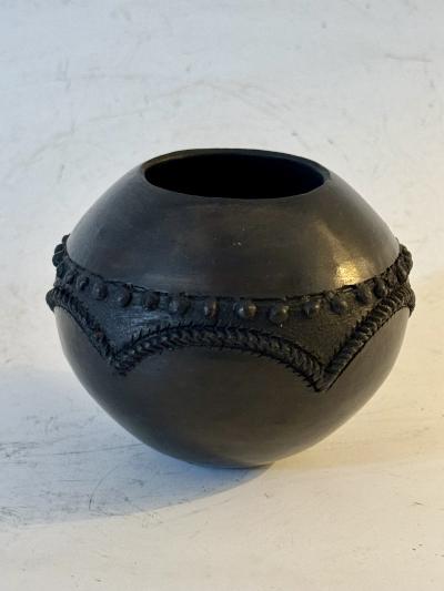 Jabulani Nala Contemporary Zulu Beer Pot by Jabu Nala