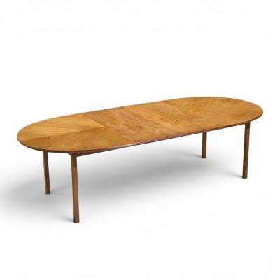 Jack Cartwright Jack Cartwright for Founders Style Oak Expanding Dining Table with 2 Leaves