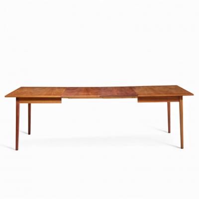 Jack Cartwright Jack Cartwright for Founders Walnut Expanding Walnut Dining Table with 2 Leaves
