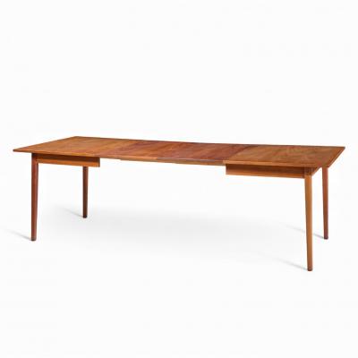 Jack Cartwright Jack Cartwright for Founders Walnut Expanding Walnut Dining Table with 2 Leaves