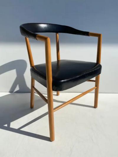 Jacob Kj r Jacob Kjaer Pair of Jacob Kjaer UN Armchairs