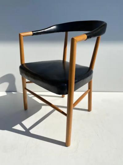 Jacob Kj r Jacob Kjaer Pair of Jacob Kjaer UN Armchairs