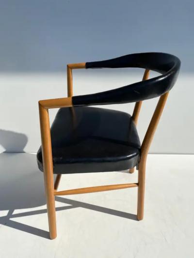 Jacob Kj r Jacob Kjaer Pair of Jacob Kjaer UN Armchairs