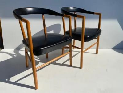 Jacob Kj r Jacob Kjaer Pair of Jacob Kjaer UN Armchairs