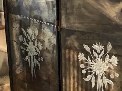 James Mont 1940s FOUR PANEL EGLOMAISE MIRRORED ROOM SCREEN