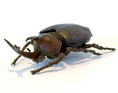 Japanese Articulate Bronze Beetle Jizai Okimono Attributed to Myochin Linage