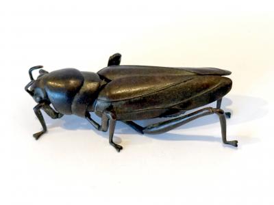 Japanese Articulate Bronze Grasshopper Jizai Okimono Myochin Linage Signed