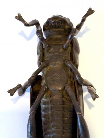 Japanese Articulate Bronze Grasshopper Jizai Okimono Myochin Linage Signed