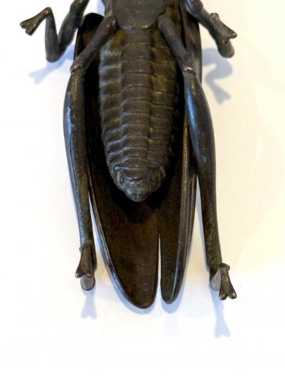 Japanese Articulate Bronze Grasshopper Jizai Okimono Myochin Linage Signed