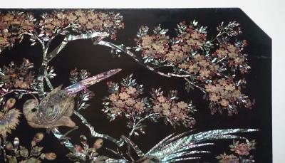 Japanese Export Lacquer and Abalone Inlaid Tilt Top Stand Nagasaki circa 1840