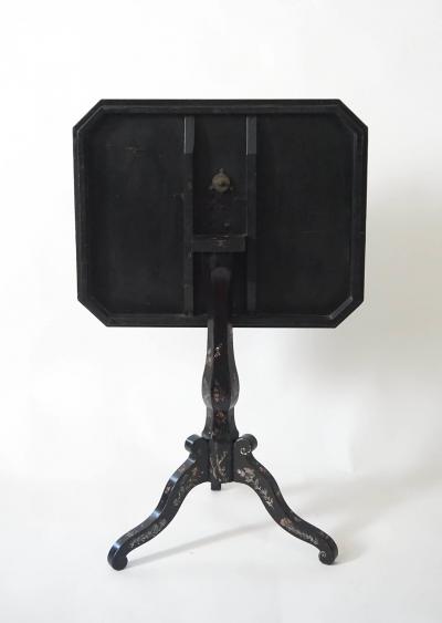 Japanese Export Lacquer and Abalone Inlaid Tilt Top Stand Nagasaki circa 1840