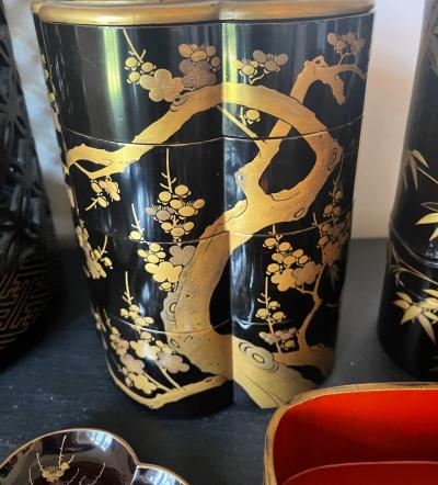 Japanese Maki e Lacquer Portable Sagejubako Theme of Three Winter Friends