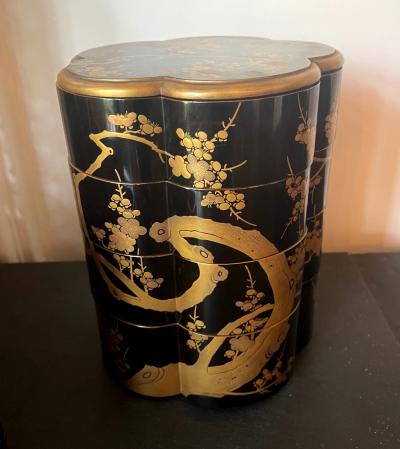 Japanese Maki e Lacquer Portable Sagejubako Theme of Three Winter Friends