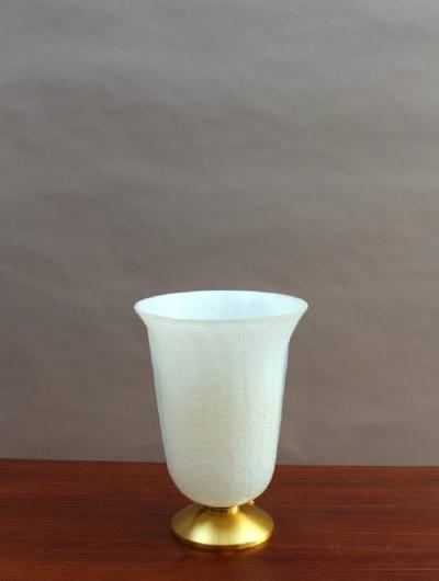 Jean Perzel Fine French 1950s Satin Brass and White Craquel Glass Table Lamp by Perzel
