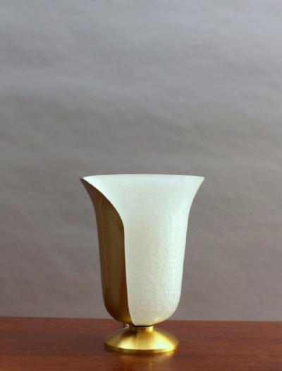 Jean Perzel Fine French 1950s Satin Brass and White Craquel Glass Table Lamp by Perzel