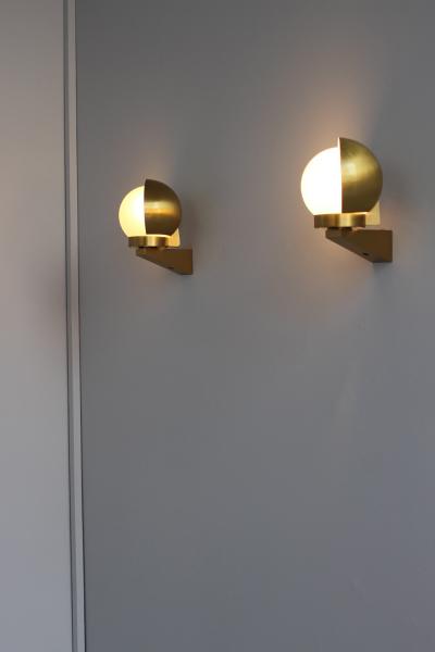 Jean Perzel Pair of Fine French Art Deco Bronze and Glass Sconces Reading Lamps by Perzel