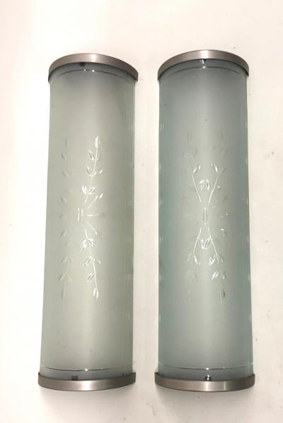 Jean Perzel Pair of Large French Art Deco Engraved Opaque Glass Wall Sconces Atelier Perzel