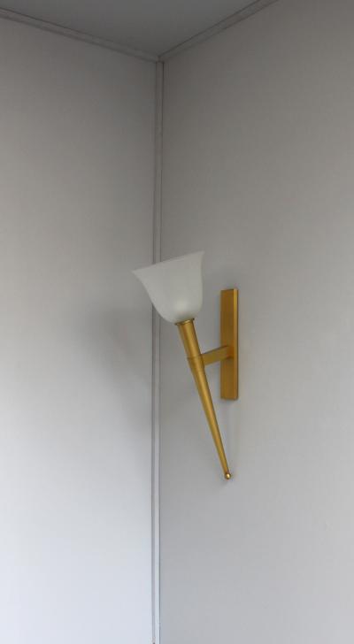 Jean Perzel UNUSUALLY LARGE FINE FRENCH 1950S BRONZE AND GLASS TORCHERE SCONCE BY PERZEL