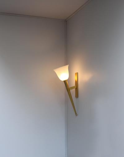 Jean Perzel UNUSUALLY LARGE FINE FRENCH 1950S BRONZE AND GLASS TORCHERE SCONCE BY PERZEL