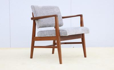 Jens Risom 1960s Jens Risom Walnur Arm Chair