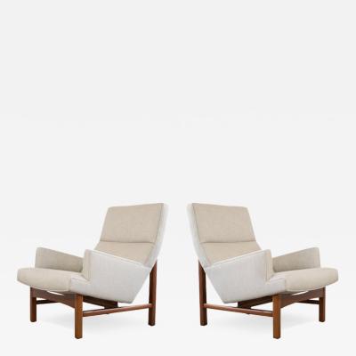 Jens Risom Jen Risom Floating Lounge Chairs in Walnut Cradle Frames with Linen Upholstery
