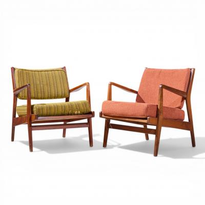 Jens Risom Jens Risom Mid Century Walnut Lounge Chairs Pair