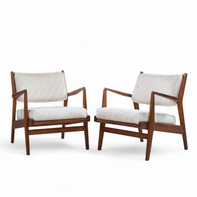Jens Risom Jens Risom U430 Mid Century Walnut Lounge Chairs Pair