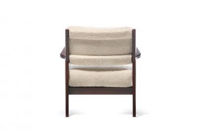 Jens Risom Jens Risom Walnut Lounge Chairs in Ivory Shearling circa 1950s