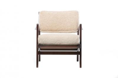 Jens Risom Jens Risom Walnut Lounge Chairs in Ivory Shearling circa 1950s
