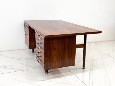 Jens Risom Large Rosewood Executive Desk Jens Risom Y Pulls 1960s