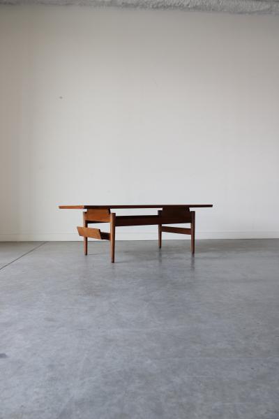 Jens Risom Model T 390 Coffee table with magazine rack by Jens Risom