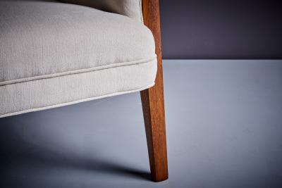 Jens Risom Newly upholstered Kvadrat Jens Risom settee or two seater USA 1950s